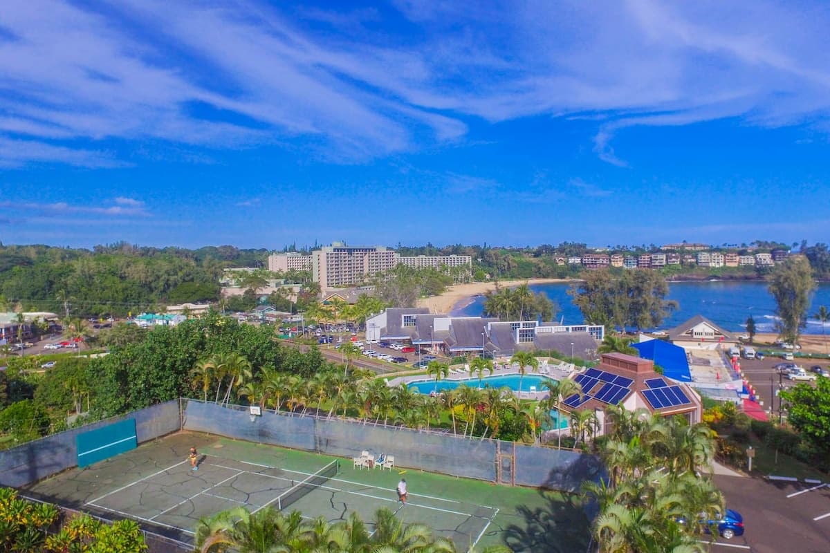 Condo in Lihue · ★4.75 · 1 bedroom · 2 beds · 1 shared bath - Photo 1