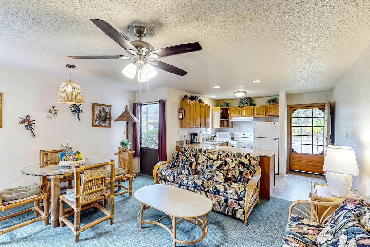 Condo in Lihue · ★4.75 · 1 bedroom · 2 beds · 1 shared bath - Photo 5