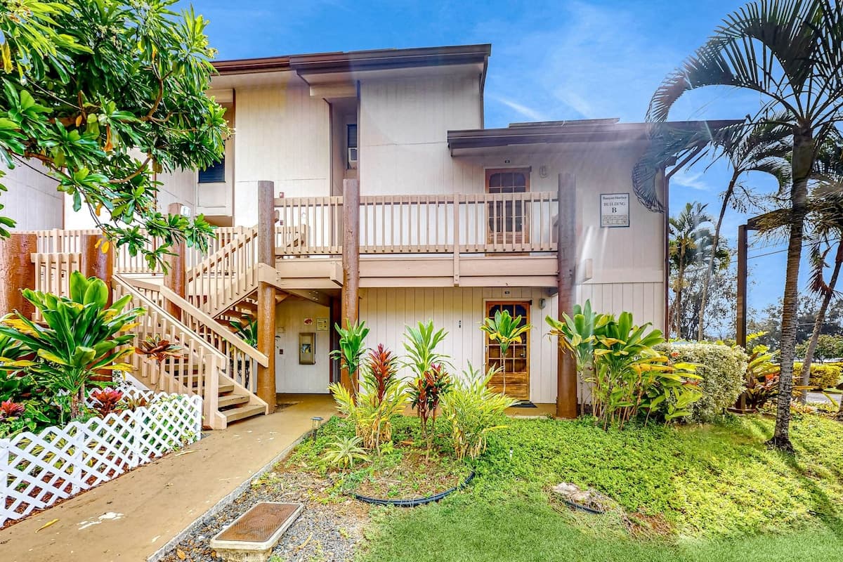 Condo in Lihue · ★4.75 · 1 bedroom · 2 beds · 1 shared bath - Photo 2