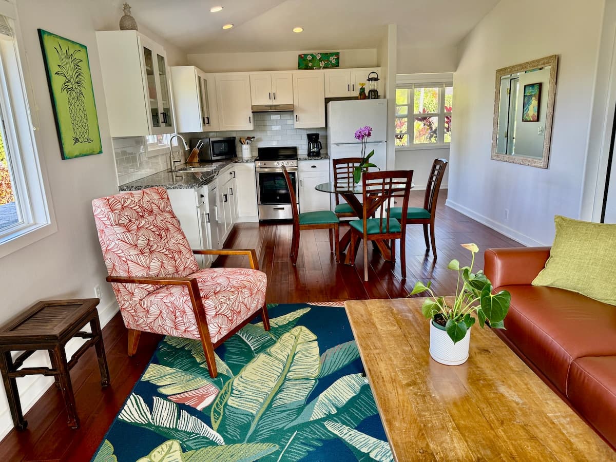 Home in Haiku-Pauwela · ★4.98 · 2 bedrooms · 2 beds · 1 bath - Photo 4