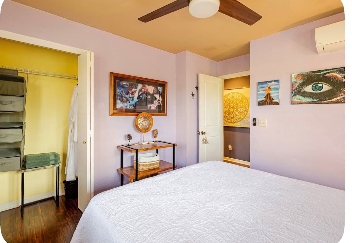 Home in Kailua-Kona · ★4.96 · 1 bedroom · 1 bed · 1.5 shared baths - Photo 3