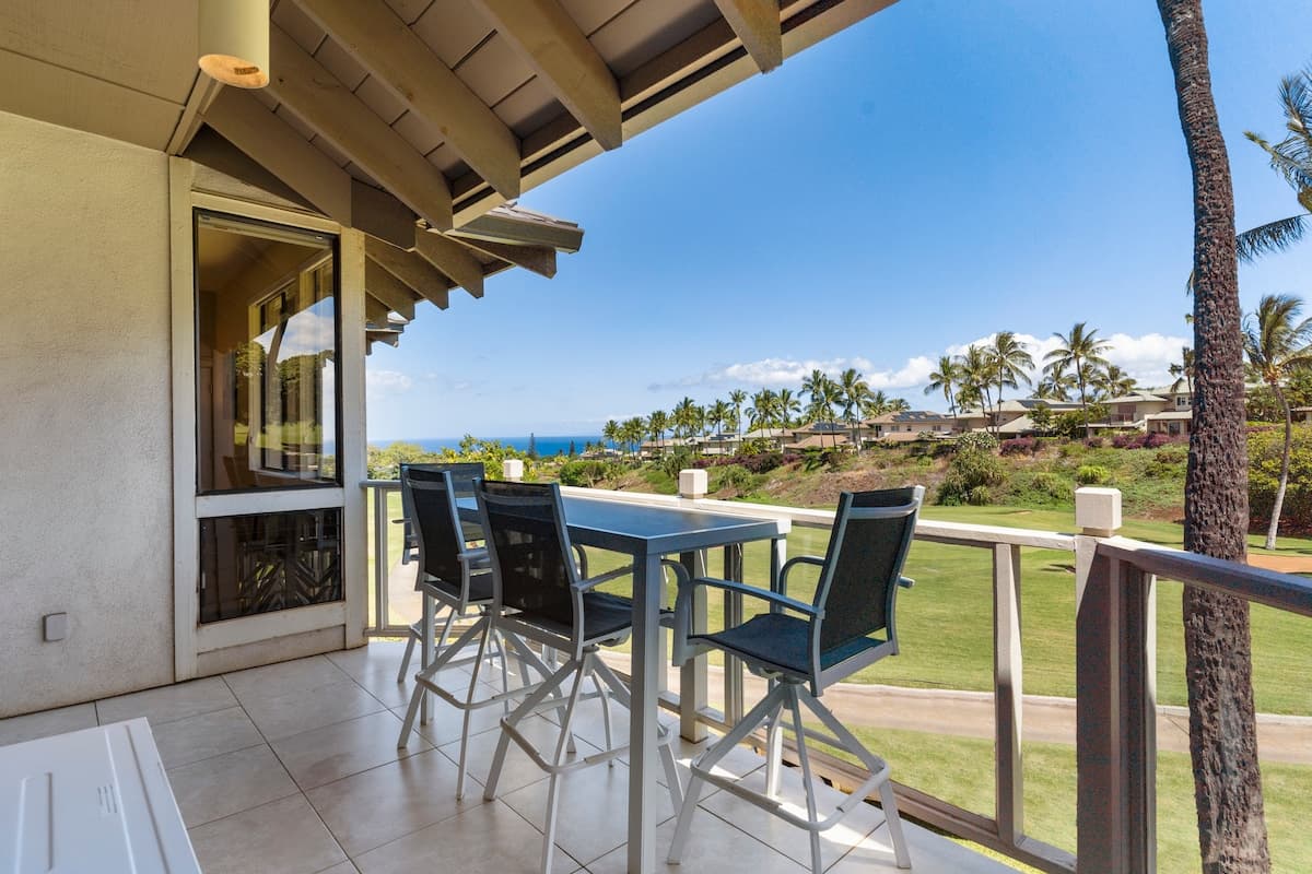 Condo in Wailea · ★4.8 · 2 bedrooms · 3 beds · 2 baths - Photo 1
