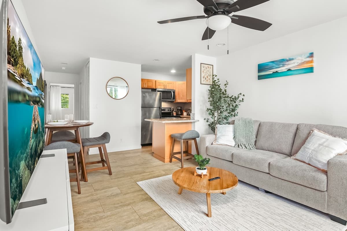 Condo in Kahuku · ★4.83 · 1 bedroom · 2 beds · 1 private bath - Photo 1