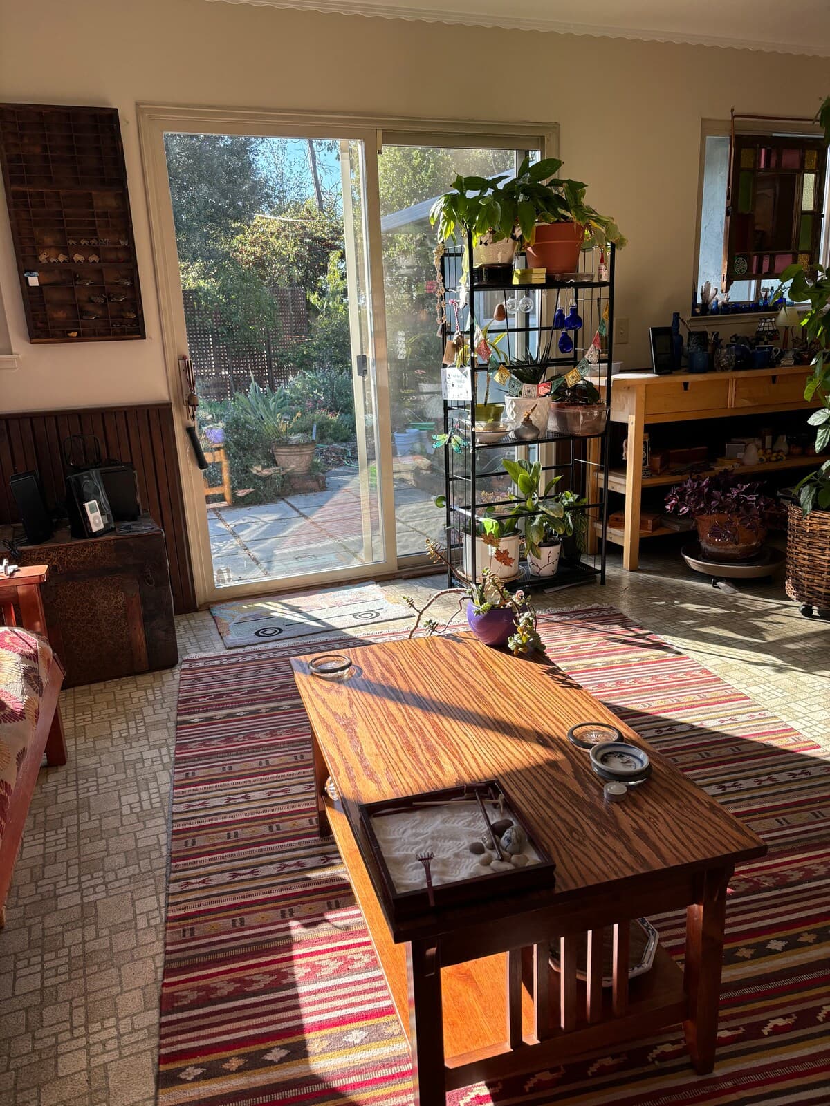 Midcentury modern home, parklike setting - Photo 4