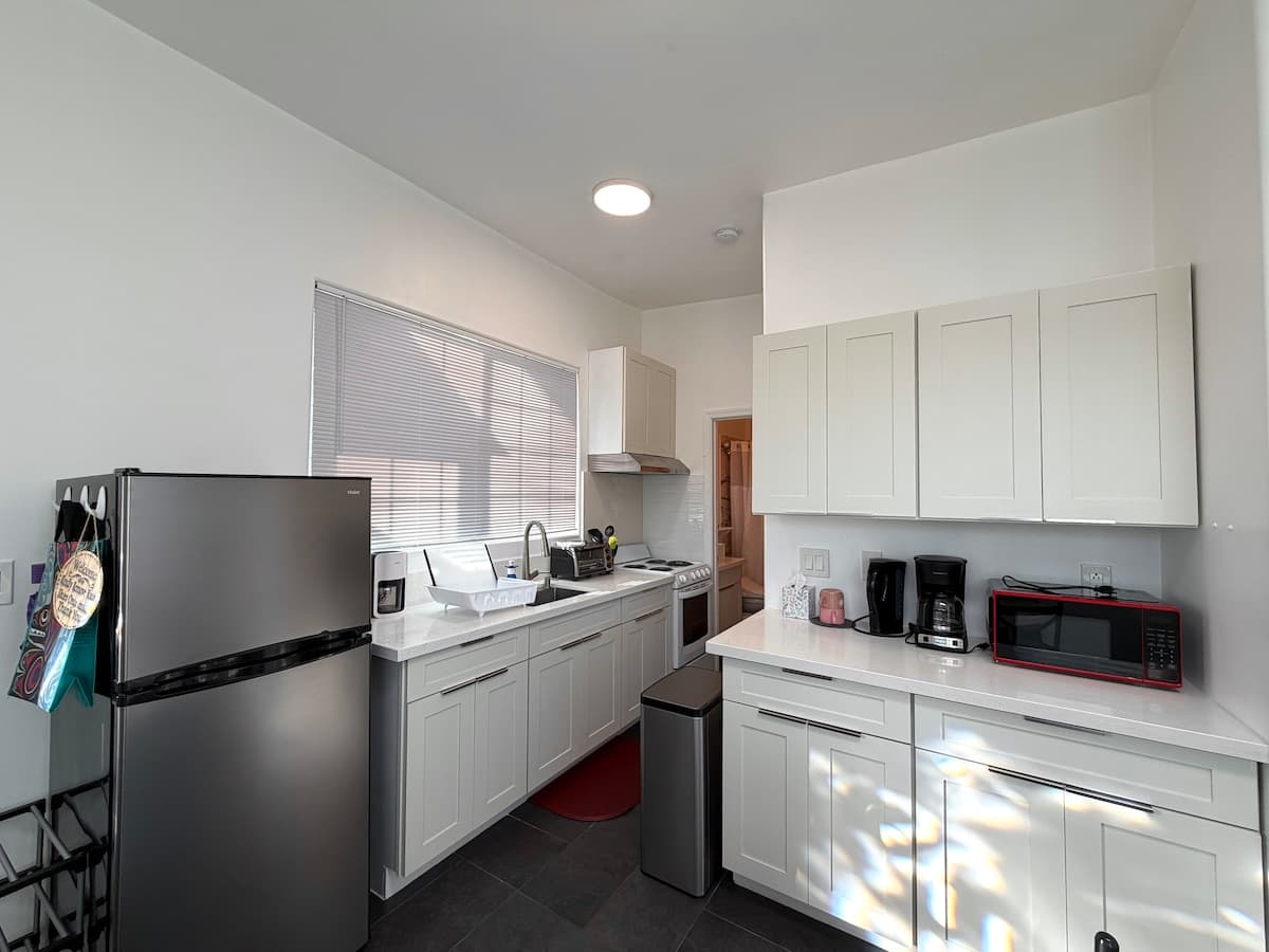 Home in Waimea · ★4.93 · 1 bedroom · 1 bed · 1 private bath - Photo 3