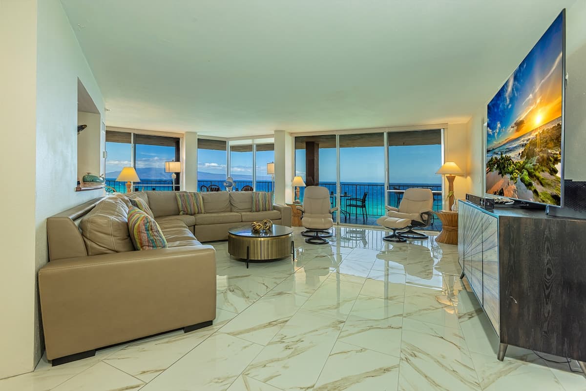 Condo in Lahaina · ★4.18 · 2 bedrooms · 4 beds · 2.5 baths - Photo 4