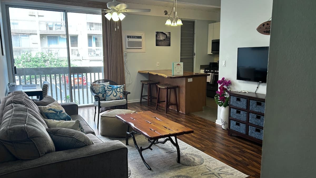 Condo in Kailua-Kona · ★4.84 · 1 bedroom · 2 beds · 1 private bath - Photo 1