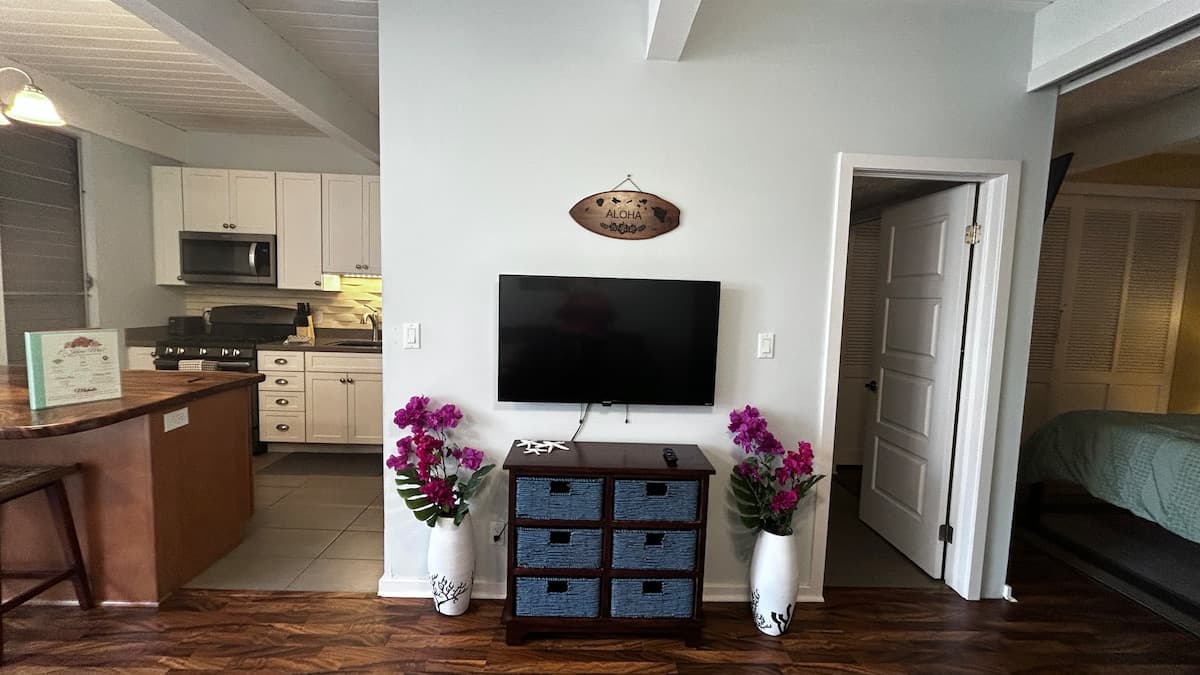 Condo in Kailua-Kona · ★4.84 · 1 bedroom · 2 beds · 1 private bath - Photo 3