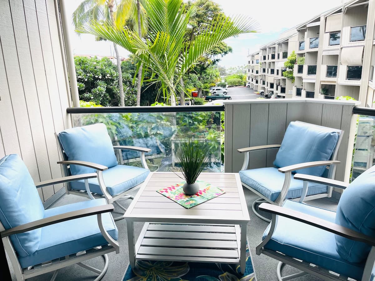 Condo in Kailua-Kona · ★4.89 · 1 bedroom · 1 bed · 1 bath - Photo 1