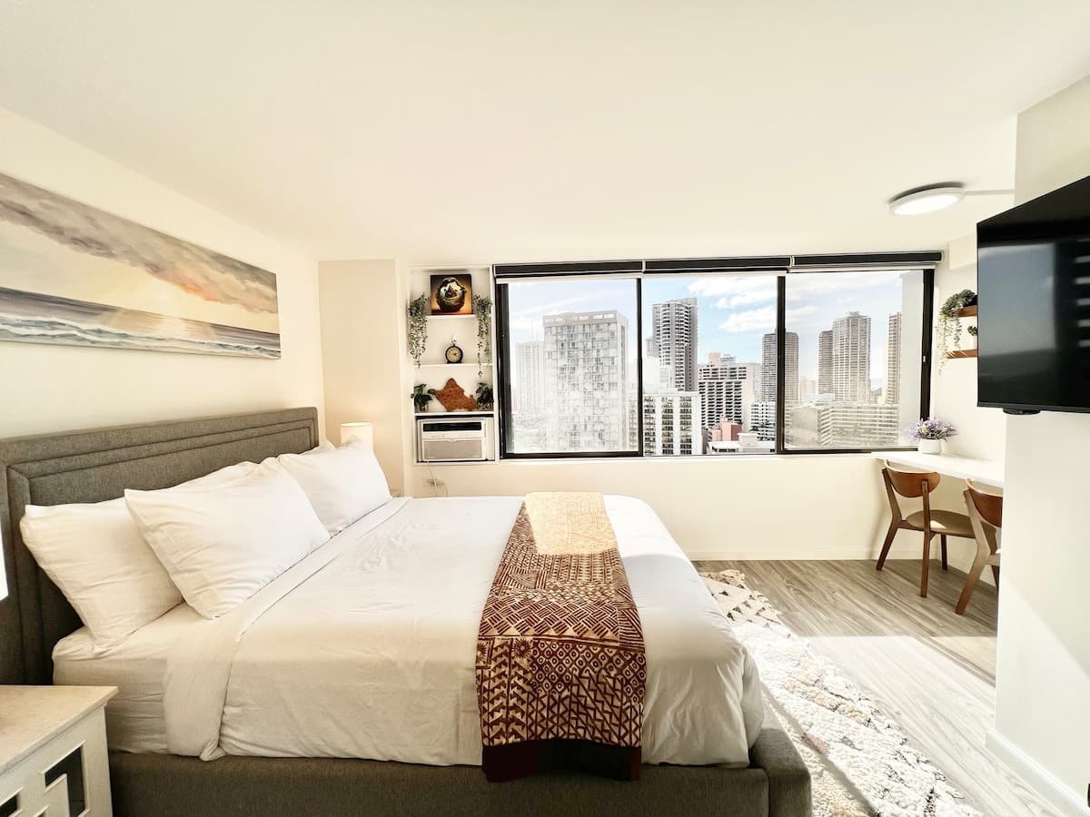 Condo in Honolulu · ★4.92 · 1 bedroom · 1 bed · 1 private bath - Photo 5