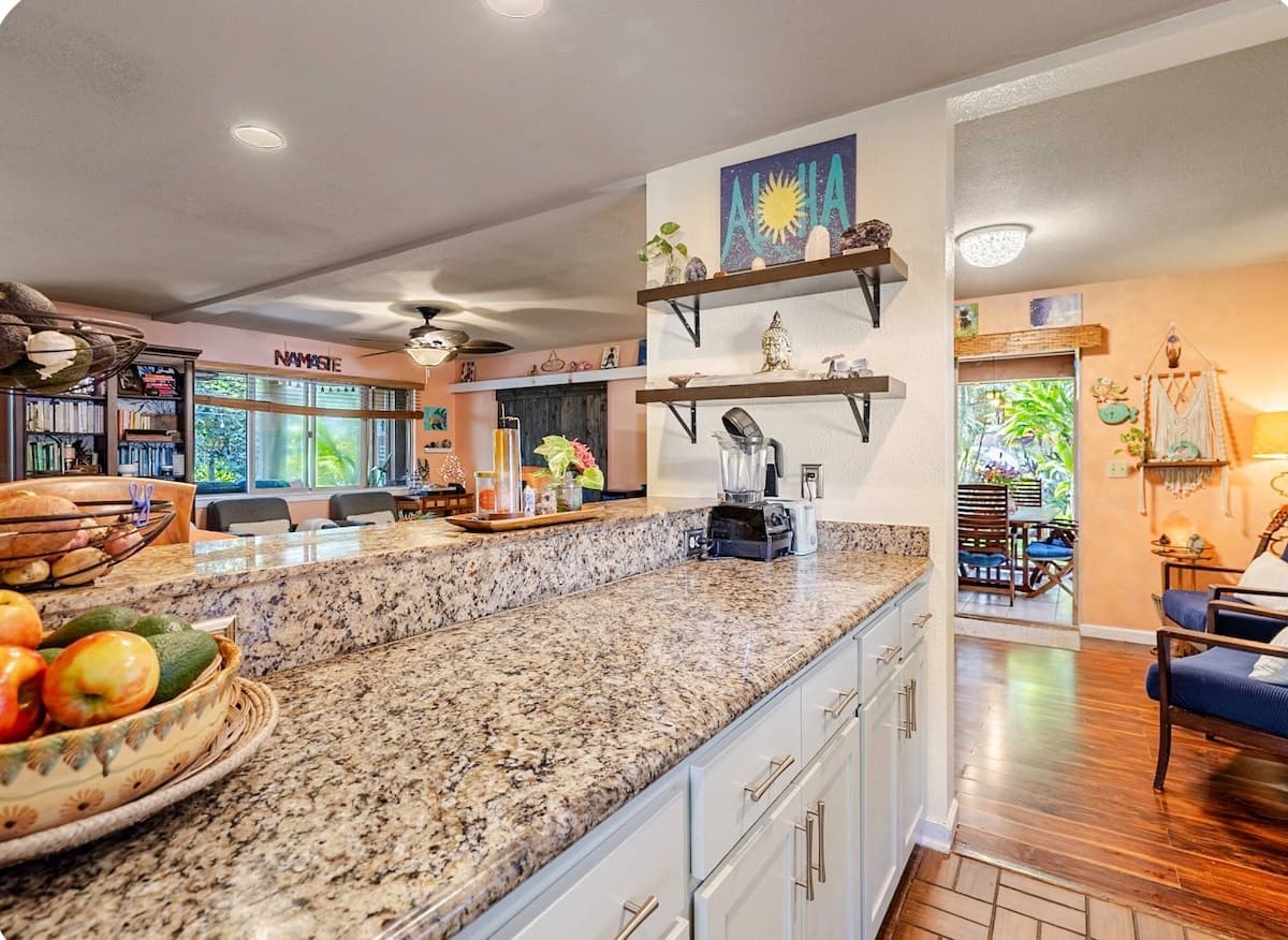 Home in Kailua-Kona · ★4.96 · 1 bedroom · 1 bed · 1.5 private baths - Photo 2