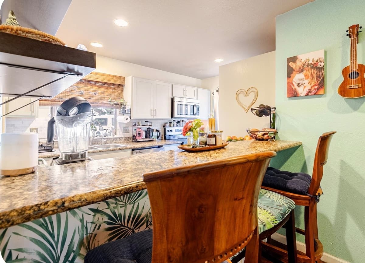 Home in Kailua-Kona · ★4.96 · 1 bedroom · 1 bed · 1.5 private baths - Photo 1