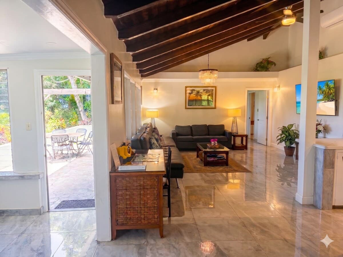 Home in Lahaina · ★5.0 · 4 bedrooms · 2 beds · 2 baths - Photo 3