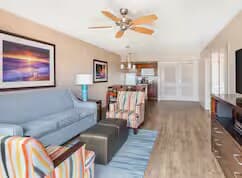 Condo in Lahaina · ★4.67 · 1 bedroom · 2 beds · 1 bath - Photo 4