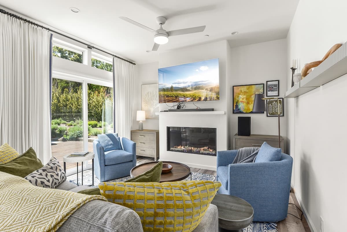 Chic Kenwood Cottage with Heated Pool & Park Views - Photo 2