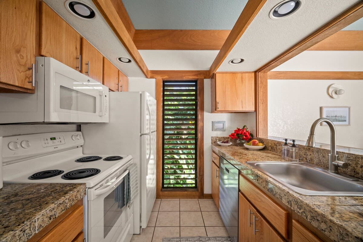 NEWLY Updated Kiahuna 1BR | A/C + Pool - Photo 5