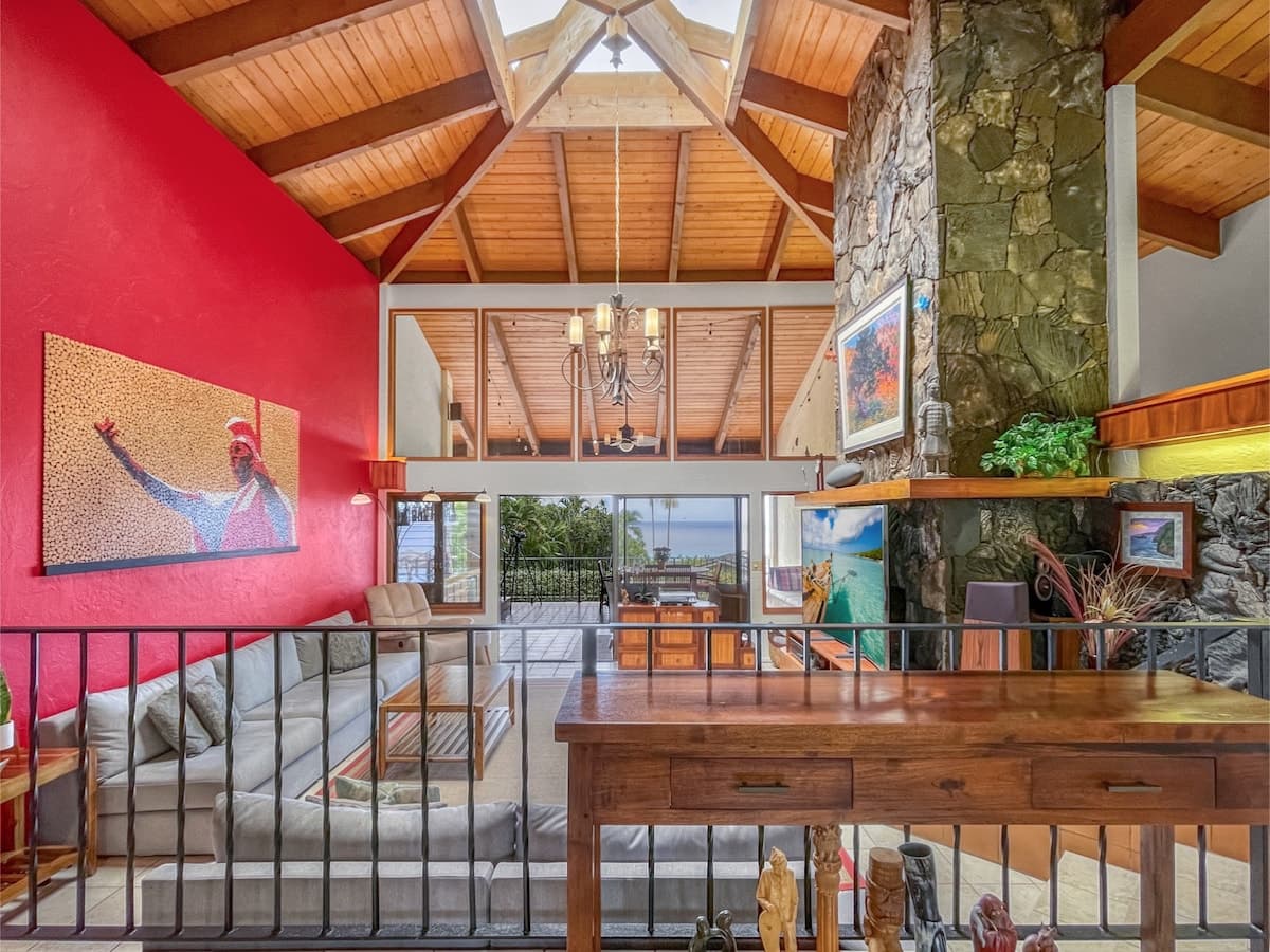 Home in Kailua-Kona · ★5.0 · 3 bedrooms · 4 beds · 2 baths - Photo 3