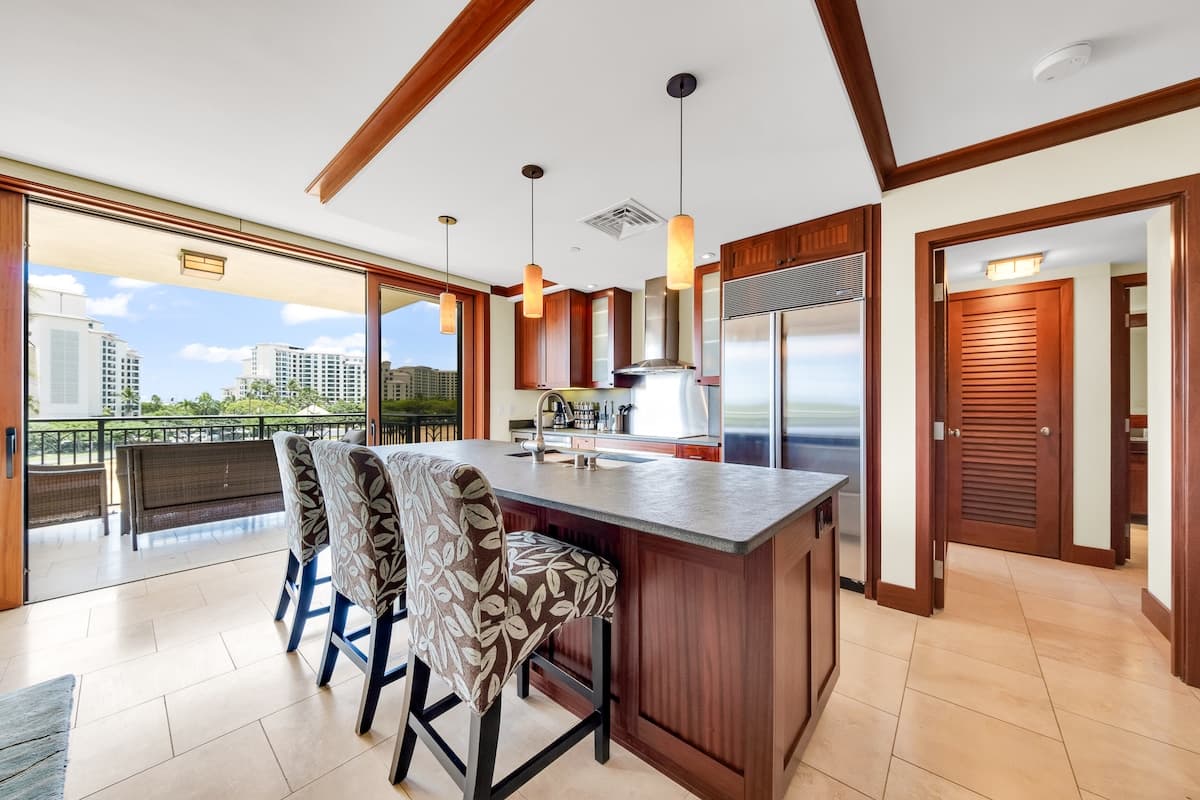 Condo in Kapolei · ★4.94 · 3 bedrooms · 4 beds · 3 private baths - Photo 4