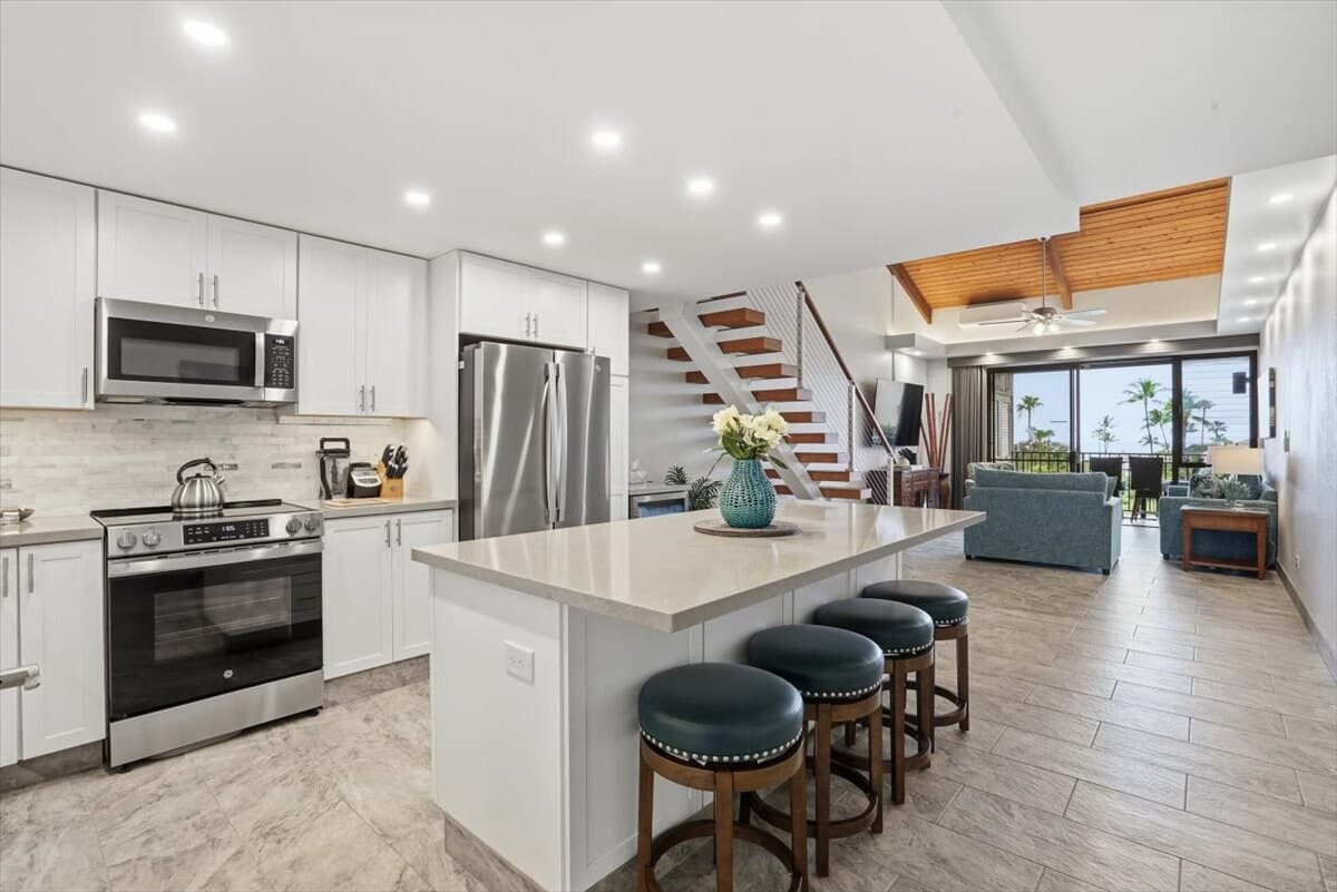 Condo in Kihei · ★4.81 · 2 bedrooms · 4 beds · 2 private baths - Photo 2