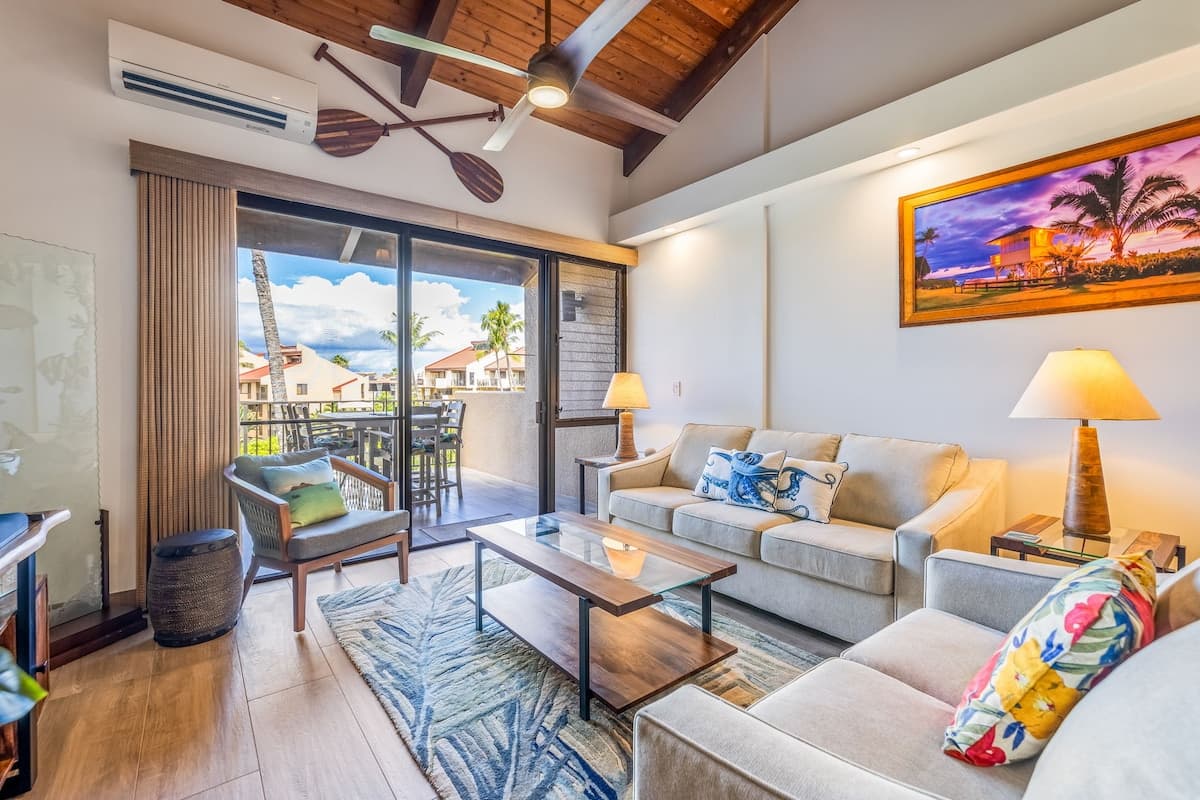 Condo in Kihei · ★4.92 · 2 bedrooms · 4 beds · 2 baths - Photo 2
