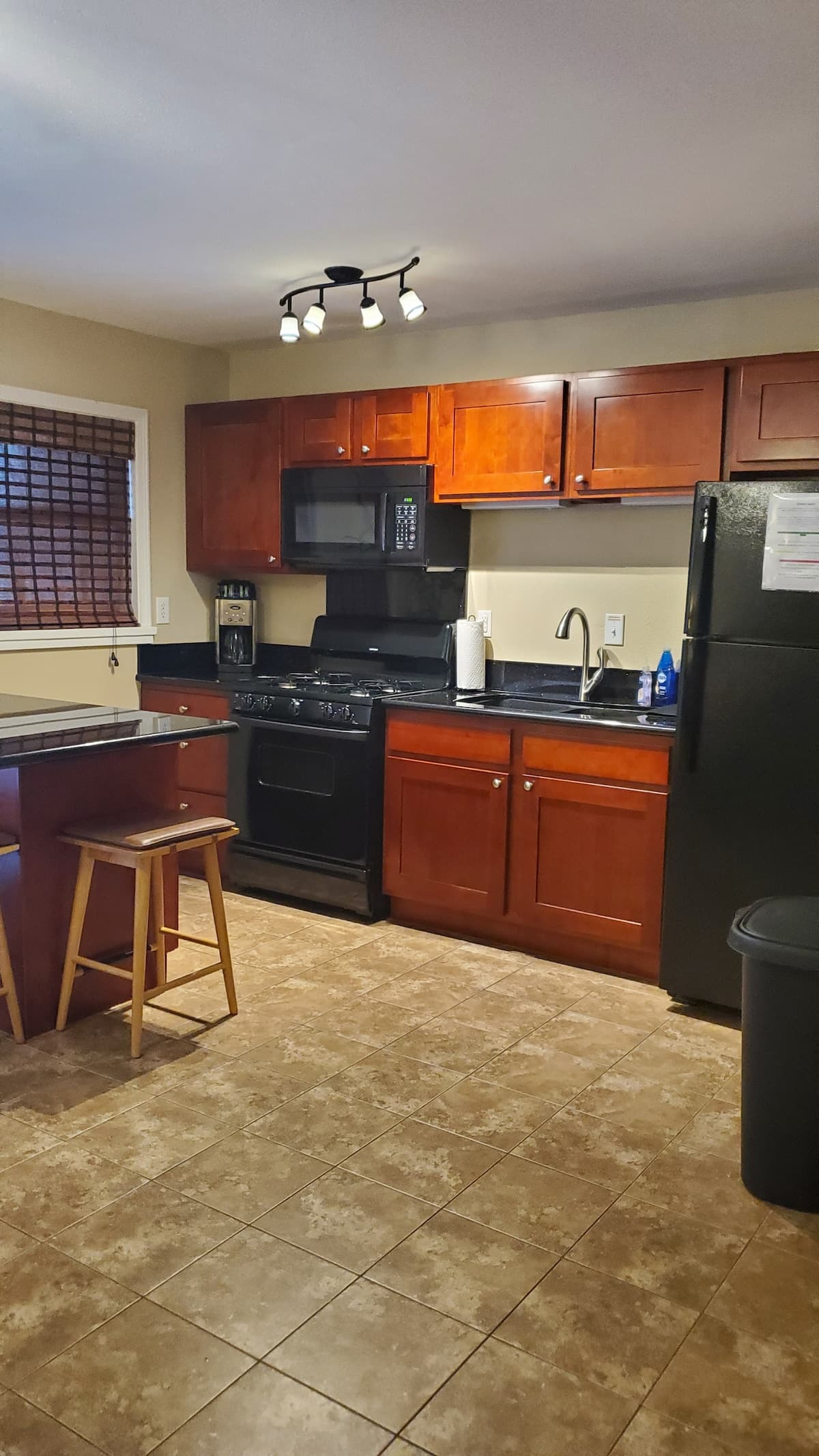 Condo in Kailua-Kona · ★4.94 · Studio · 2 beds · 1 private bath - Photo 3