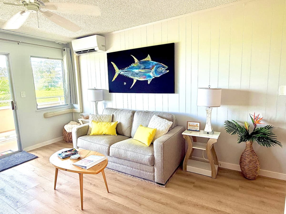 Condo in Kapaa · ★4.94 · 1 bedroom · 2 beds · 1 private bath - Photo 3