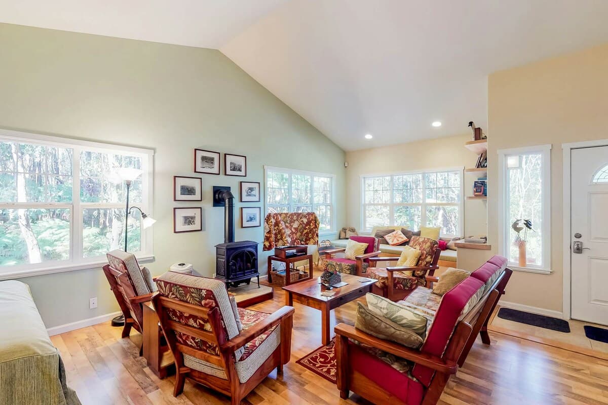 Home in Volcano · ★4.48 · 3 bedrooms · 3 beds · 3 shared baths - Photo 1