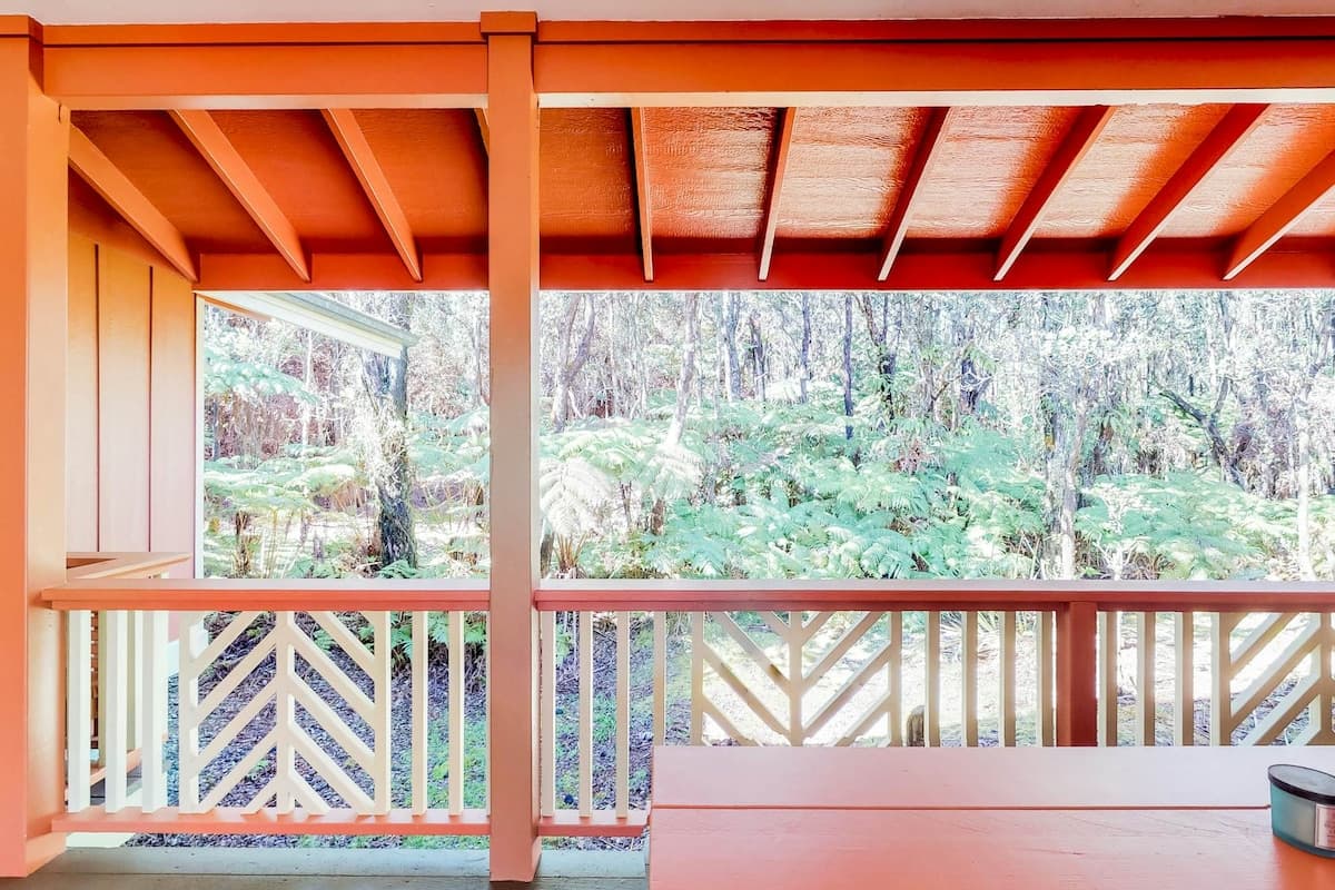 Home in Volcano · ★4.48 · 3 bedrooms · 3 beds · 3 shared baths - Photo 3