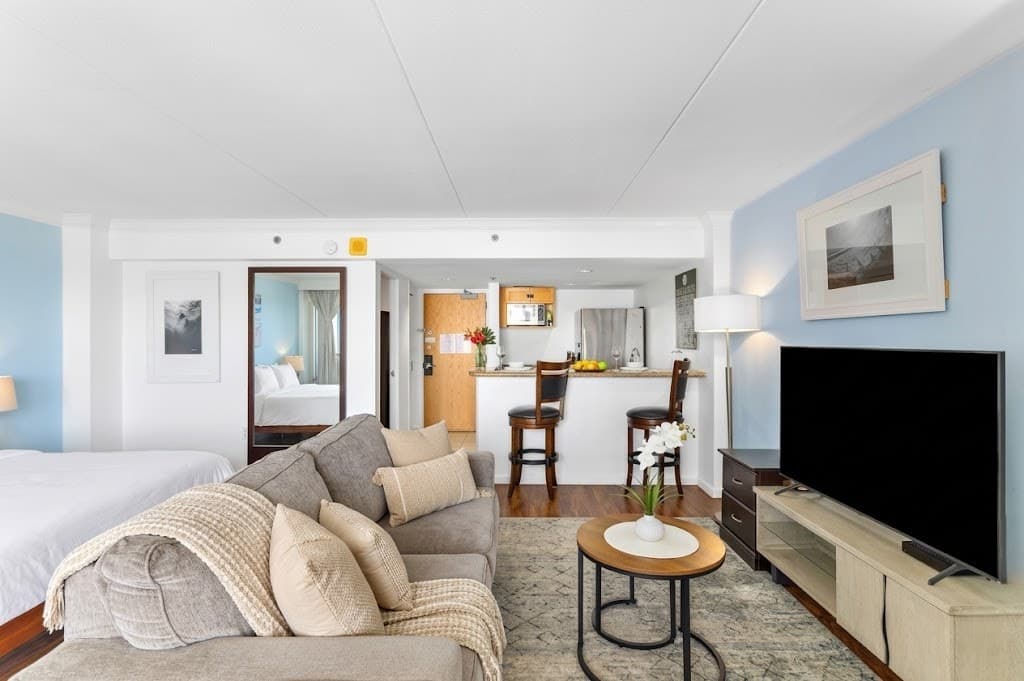 Stunning 20F Ocean Views: Waikiki Coastal Paradise - Photo 3