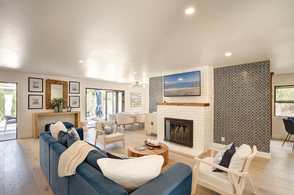 Home in Carmel-by-the-Sea · ★4.77 · 4 bedrooms · 4 beds · 2 private baths - Photo 4