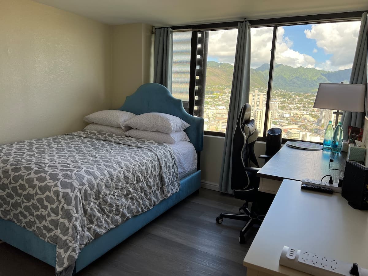 29th FL 2BR/2BA • Ocean & Diamond Head View - Photo 2