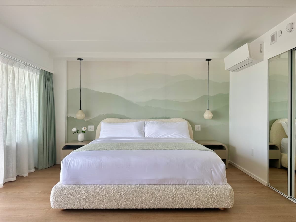 Condo in Honolulu · ★4.94 · 1 bedroom · 2 beds · 1 private bath - Photo 1