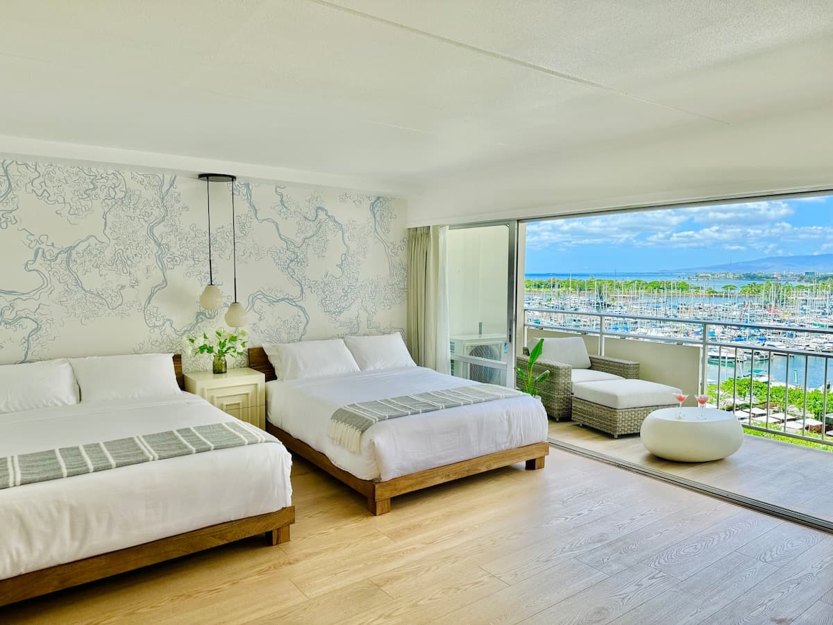 Condo in Honolulu · ★4.88 · 1 bedroom · 3 beds · 1 private bath - Photo 5