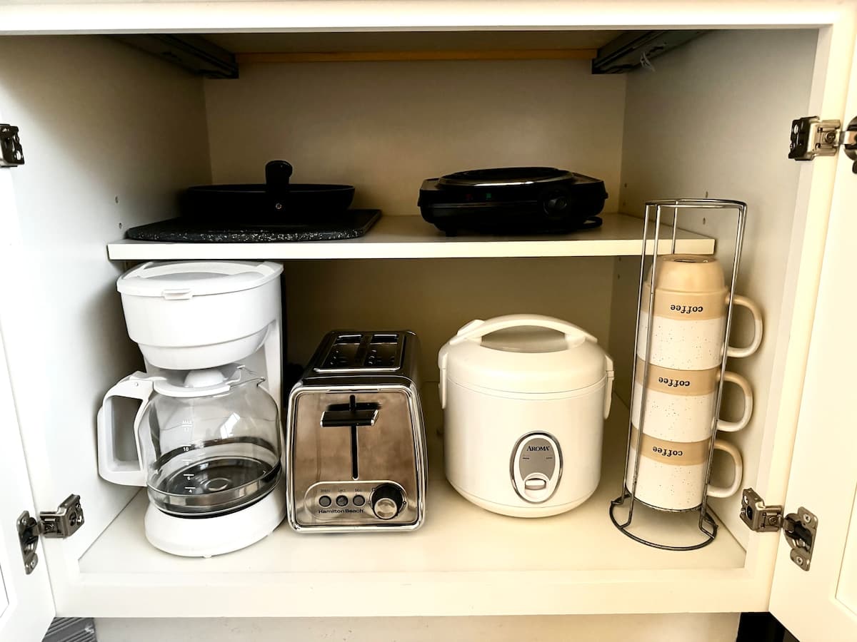 Home in Honolulu · ★4.89 · Studio · 1 bed · 1 private bath - Photo 5