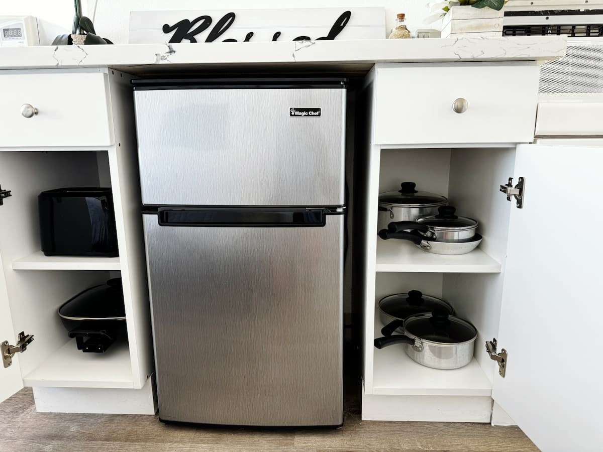 Home in Honolulu · ★4.89 · Studio · 1 bed · 1 private bath - Photo 2