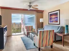 Condo in Lahaina · ★4.92 · 1 bedroom · 2 beds · 1 private bath - Photo 3