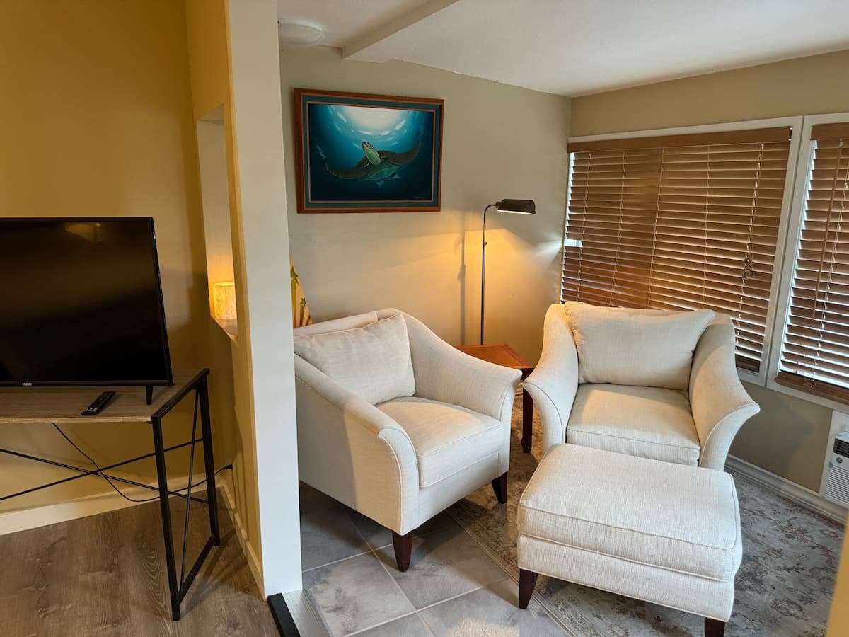 Home in Kailua-Kona · ★4.89 · 1 bedroom · 1 bed · 1 private bath - Photo 2