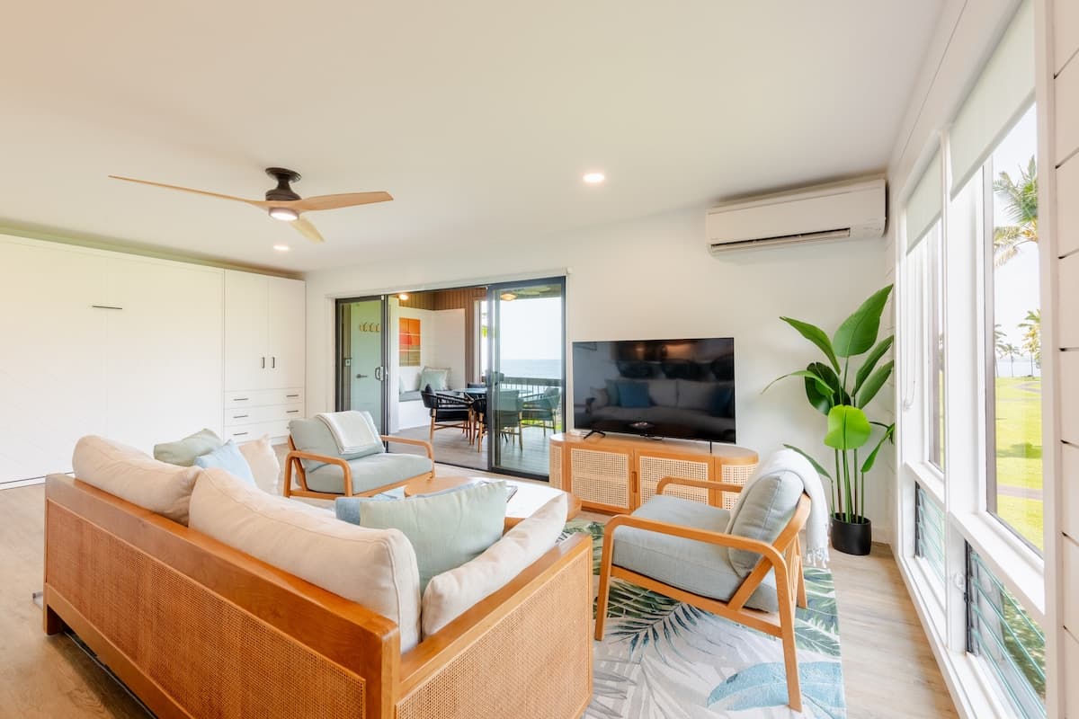 Brand new Luxury Oceanfront Living in Kona with AC - Photo 4