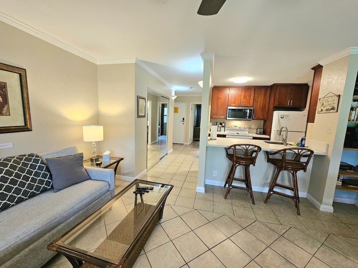 Condo in Kihei · ★4.83 · 1 bedroom · 2 beds · 1 bath - Photo 2