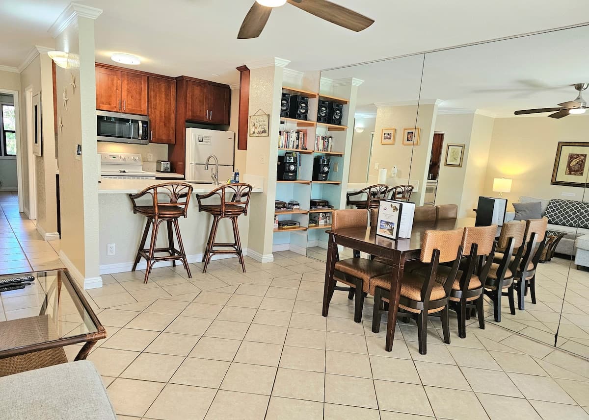 Condo in Kihei · ★4.83 · 1 bedroom · 2 beds · 1 bath - Photo 3