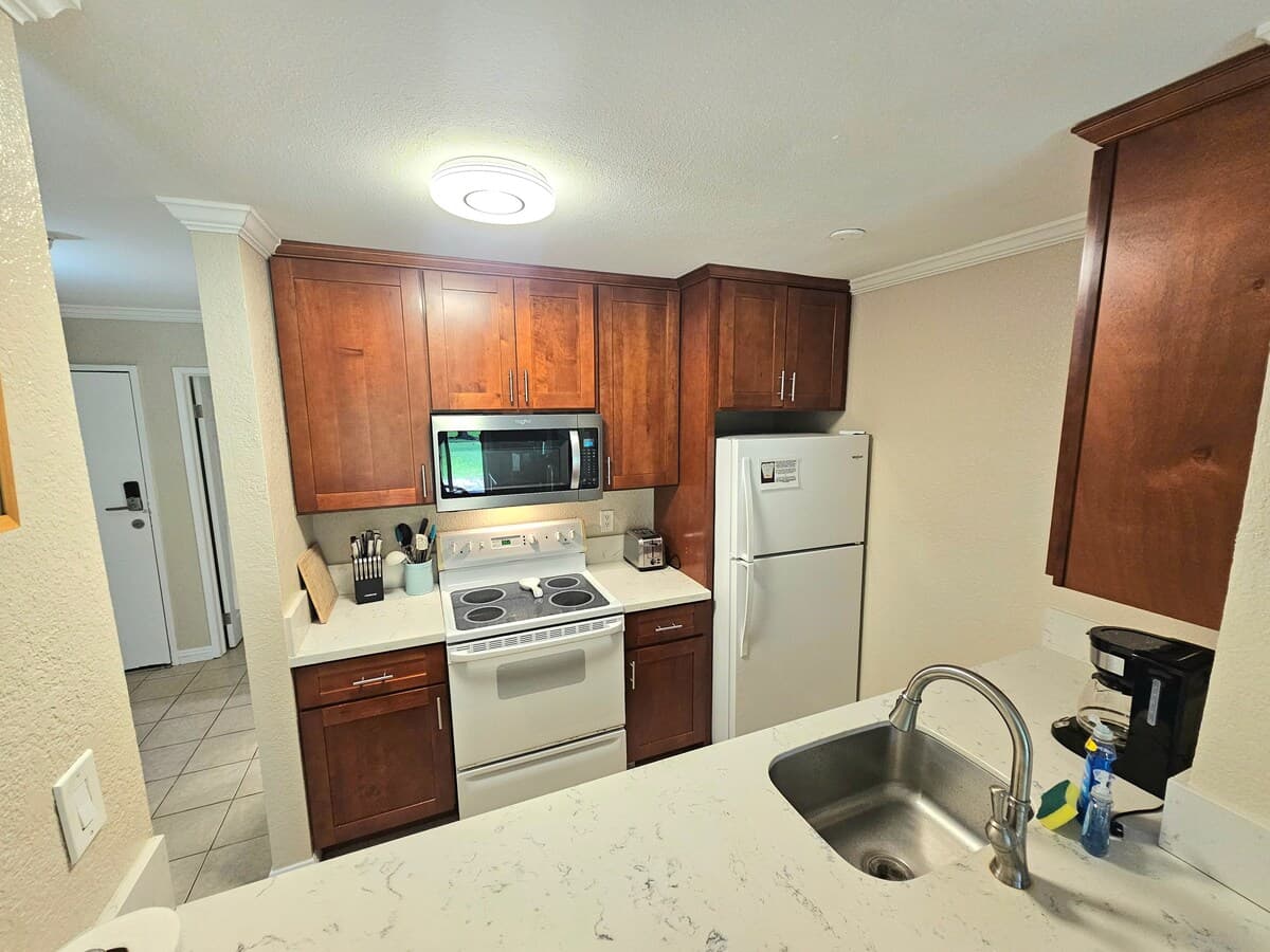 Condo in Kihei · ★4.83 · 1 bedroom · 2 beds · 1 bath - Photo 5