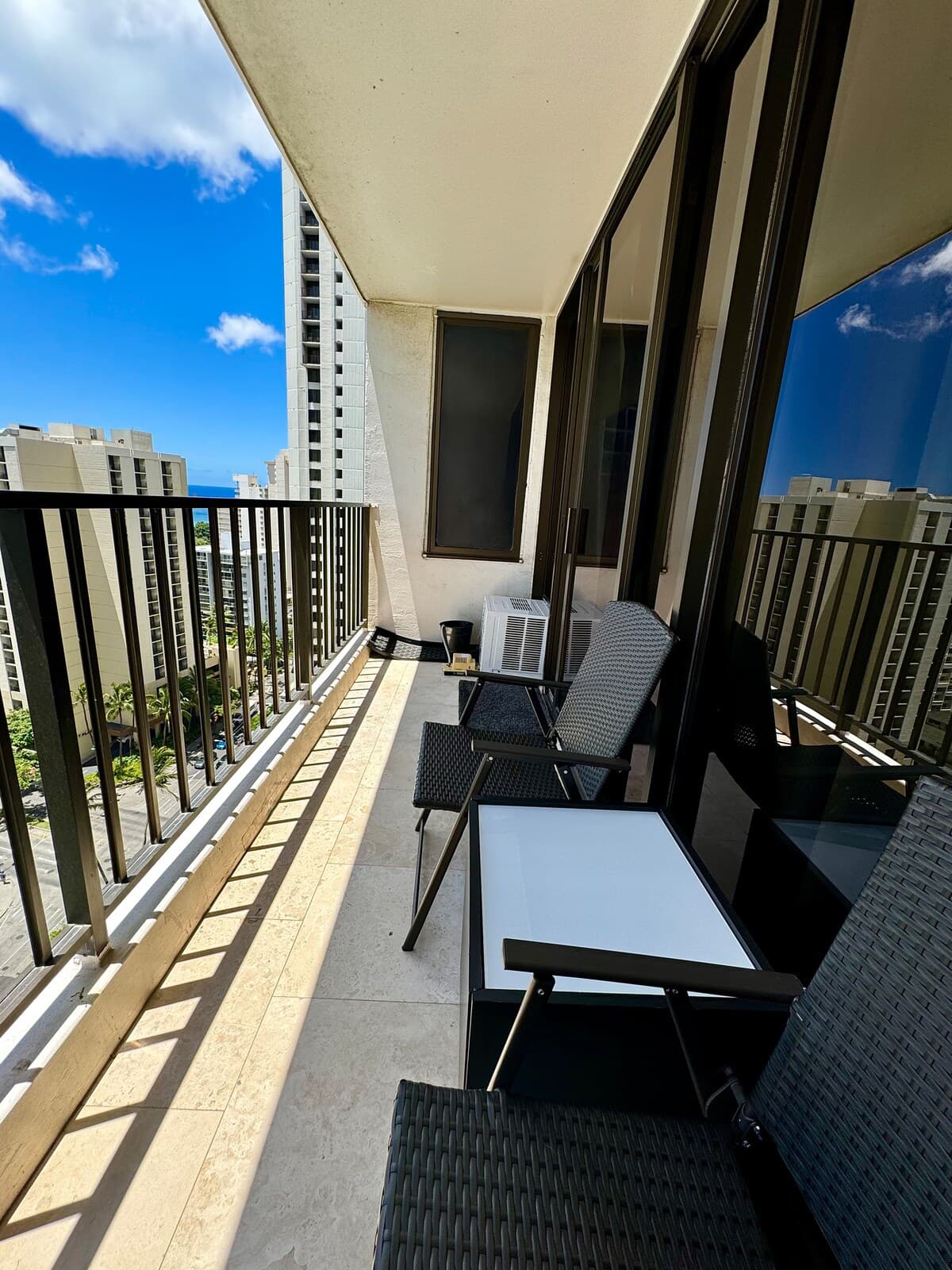 Hotel in Honolulu · ★4.77 · 1 bedroom · 3 beds · 1 private bath - Photo 4
