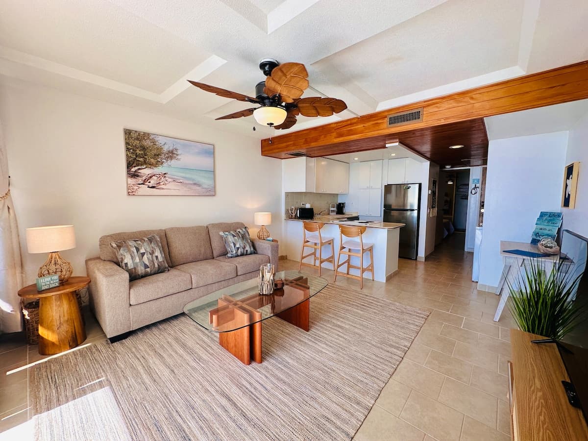 Condo in Waianae · ★4.91 · 1 bedroom · 2 beds · 1 private bath - Photo 1