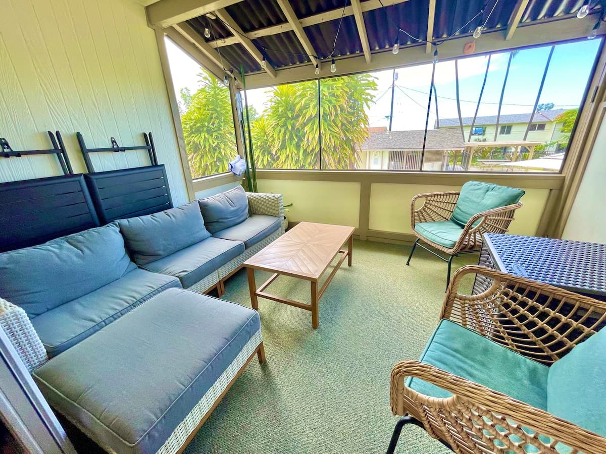Condo in Kailua-Kona · ★4.95 · 2 bedrooms · 2 beds · 1 bath - Photo 4