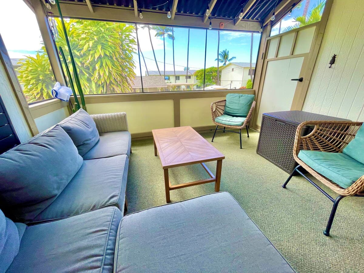 Condo in Kailua-Kona · ★4.95 · 2 bedrooms · 2 beds · 1 bath - Photo 5