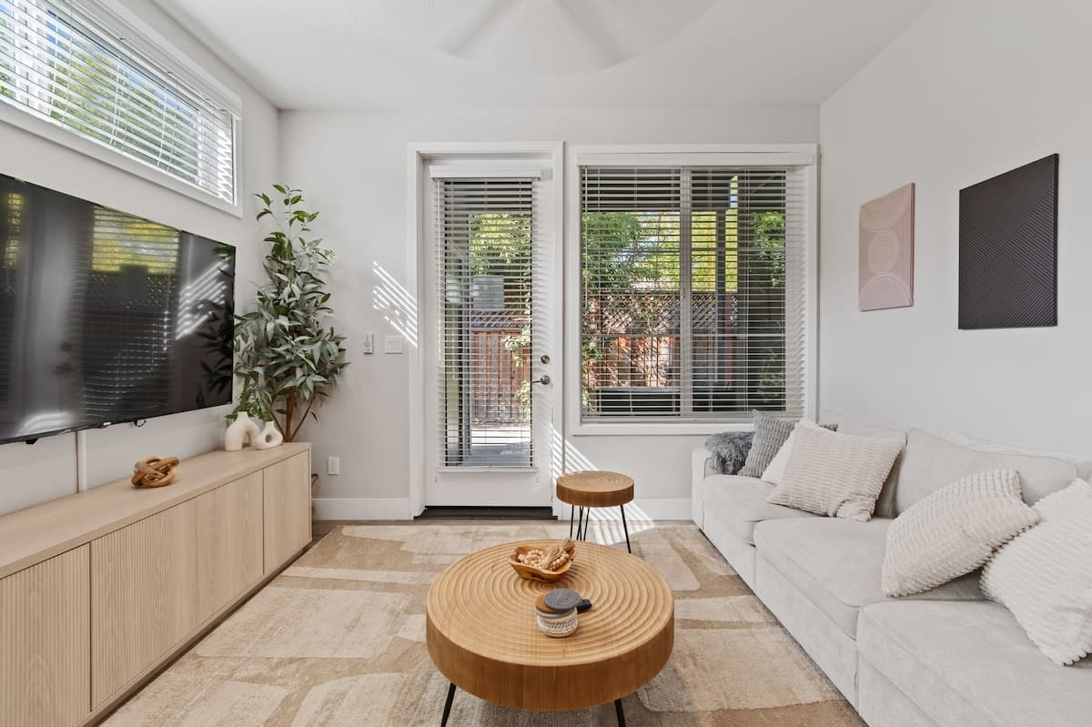 Condo in Napa · ★4.99 · 2 bedrooms · 3 beds · 2 private baths - Photo 4