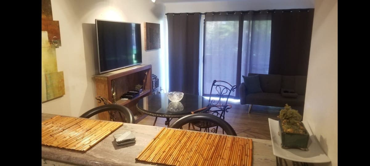 Condo in Kihei · ★4.65 · 1 bedroom · 5 beds · 1 private bath - Photo 3