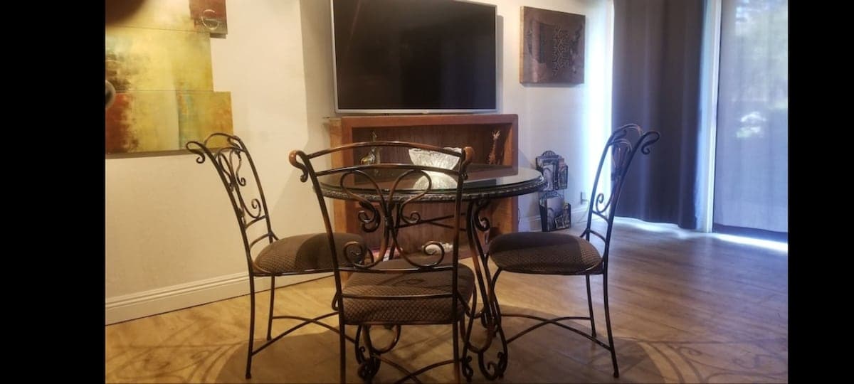Condo in Kihei · ★4.65 · 1 bedroom · 5 beds · 1 private bath - Photo 4