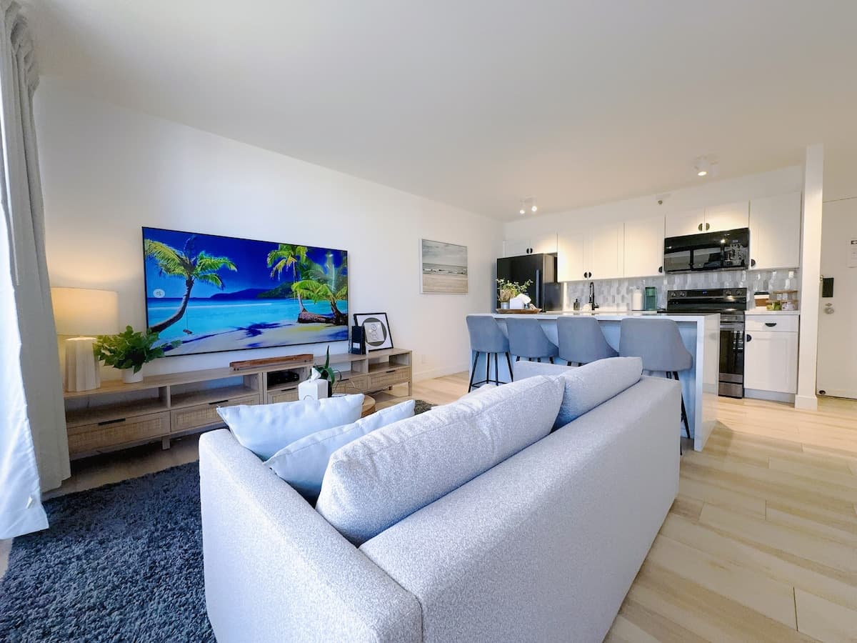 Modern & Chic Premium 1BR-Waikiki Beach w/Parking~ - Photo 4