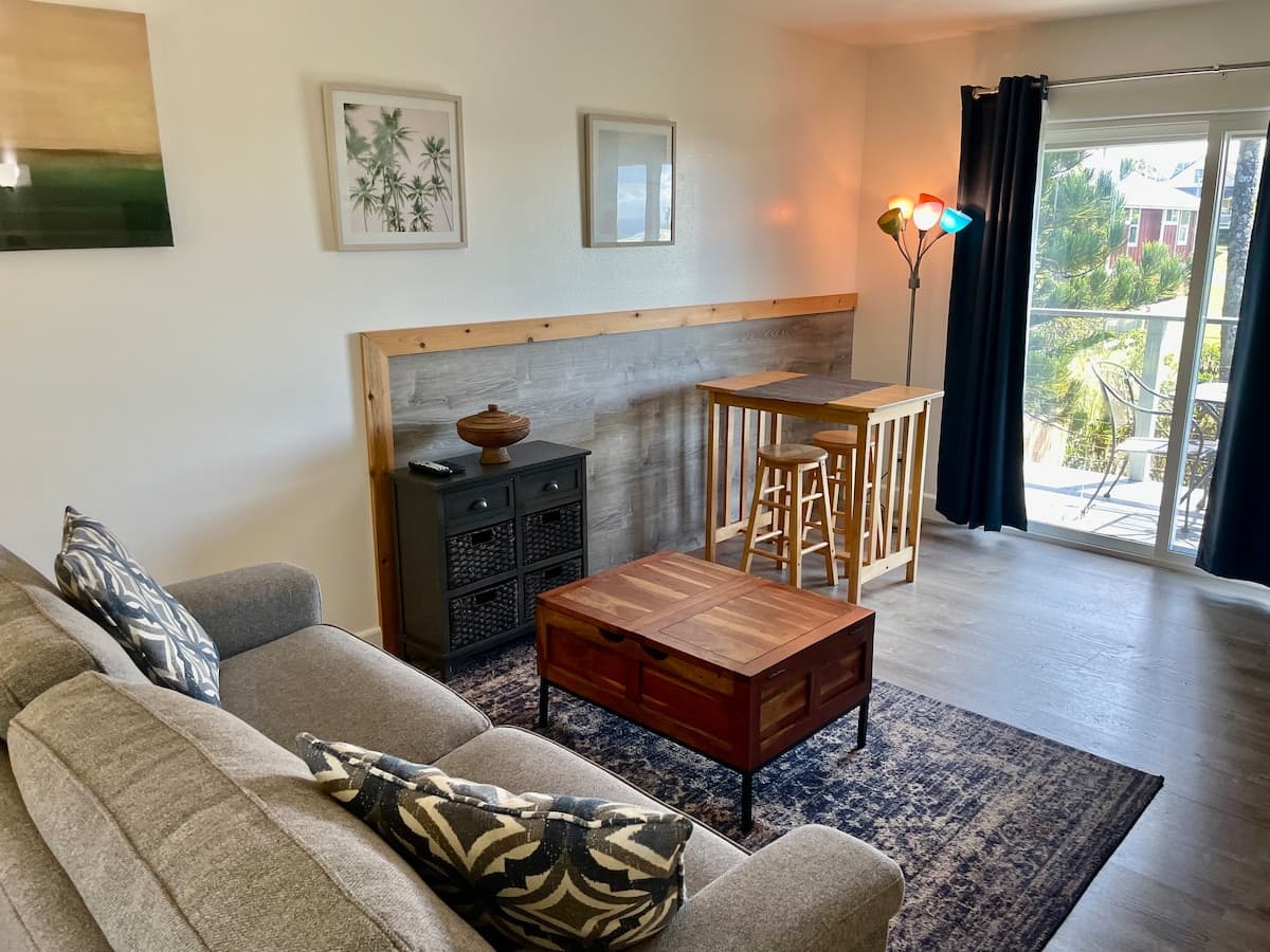 Ocean View Studio w/ 2 Balconies – Near Ho’okipa - Photo 2